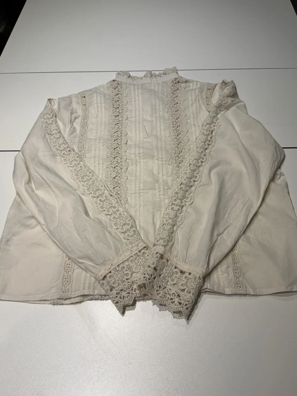 Ivory Lace-Trim Button Front Blouse L - Picture 4 of 4
